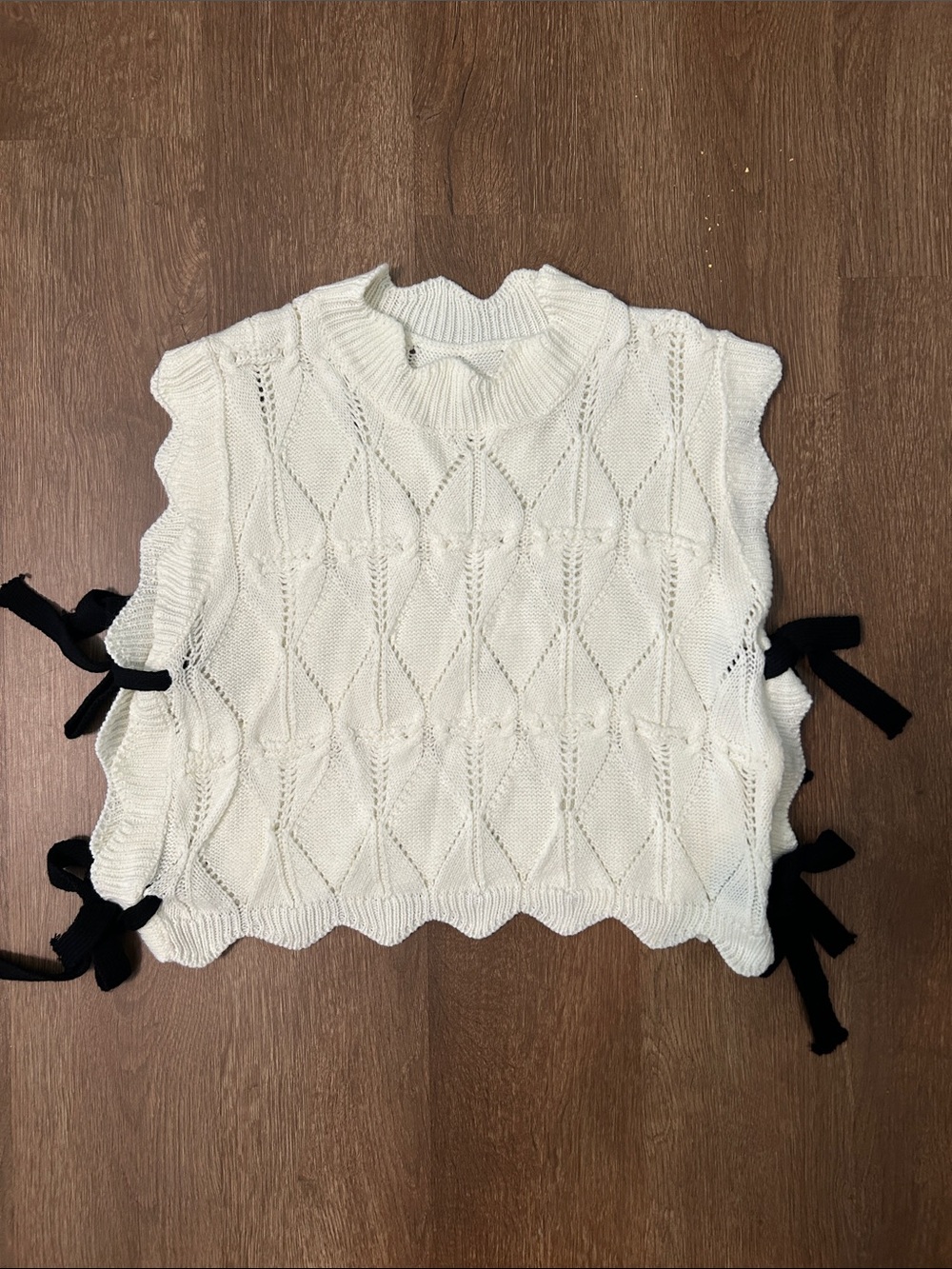 Knit Sleeveless Tie-Side Sweater Vest - Cream